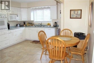 141 Gunn St in Barrie, ON - Building Photo - Building Photo