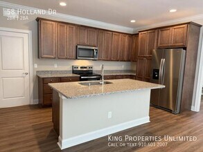 58 Holland Dr in Castle Hayne, NC - Building Photo - Building Photo