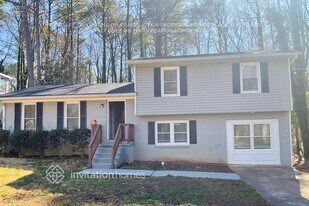 3018 Battle Forrest Dr in Decatur, GA - Building Photo