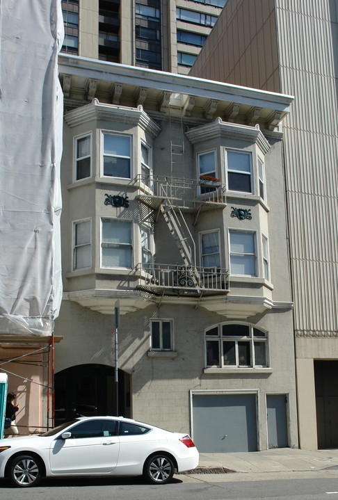 1082 Pine St in San Francisco, CA - Building Photo