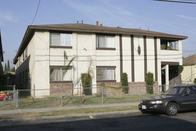 11725 Coldbrook Ave in Downey, CA - Building Photo - Building Photo