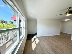 9205 Tudor Dr in Tampa, FL - Building Photo - Building Photo