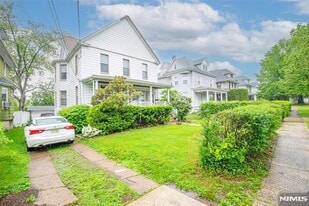 82 Bergen Ave in Ridgefield Park, NJ - Building Photo