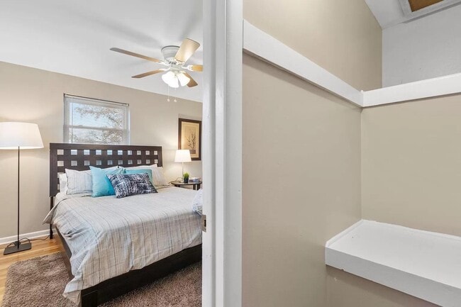 Coves at Columbus on Arborwood Drive in Columbus, OH - Foto de edificio - Building Photo