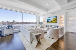 9 Somerset Ln in Edgewater, NJ - Building Photo