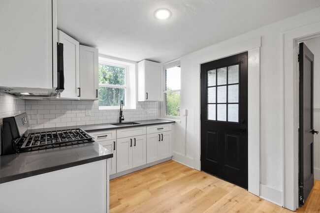1111.5 McNeilly Ave in Pittsburgh, PA - Building Photo - Building Photo