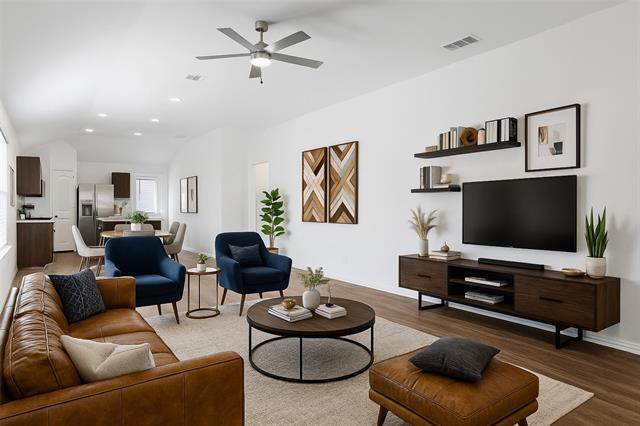 304 Knoll Pines Drive in Terrell, TX - Building Photo - Building Photo