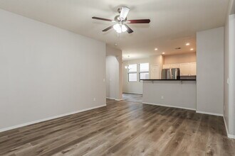 4043 W Pedro Ln in Phoenix, AZ - Foto de edificio - Building Photo