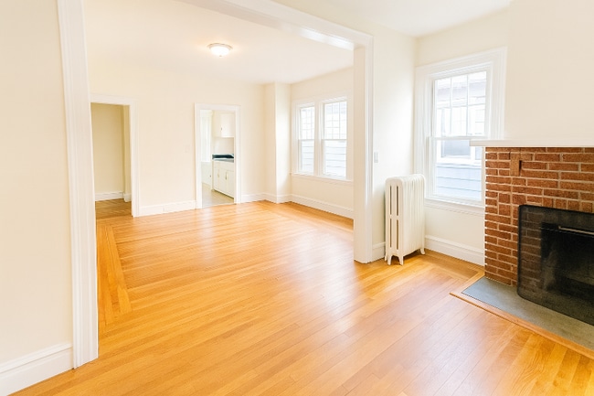 10 Walden St