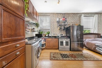 2946 N Lincoln Ave, Unit CH in Chicago, IL - Foto de edificio - Building Photo