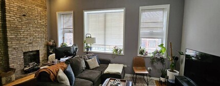 529 N Ashland Ave in Chicago, IL - Building Photo - Building Photo