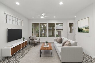 350 E Olmos Dr in Olmos Park, TX - Building Photo - Building Photo