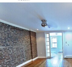 E. 102nd St in New York, NY - Building Photo - Building Photo