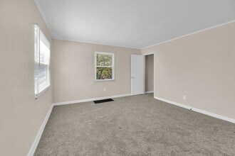 2922 Royal Glen Dr in Cincinnati, OH - Building Photo - Building Photo