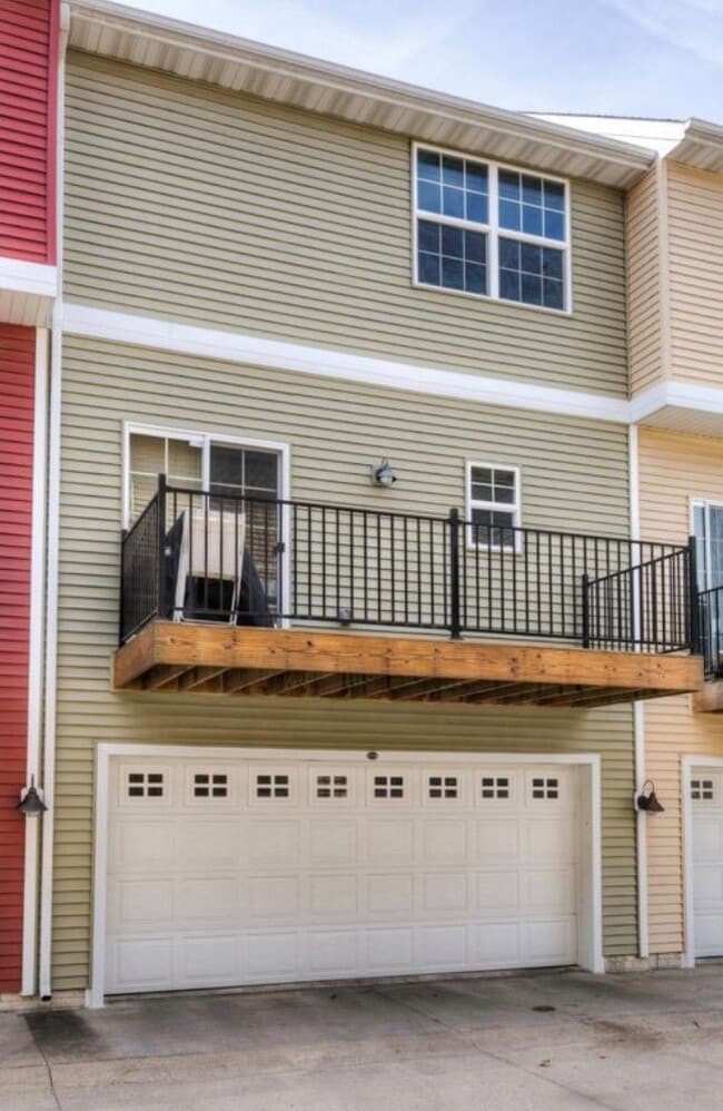2132 High St in Des Moines, IA - Building Photo - Building Photo