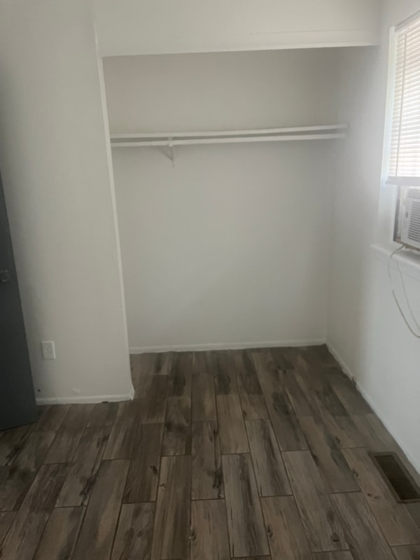 9347 W Longview Pkwy in Kansas City, MO - Building Photo - Building Photo