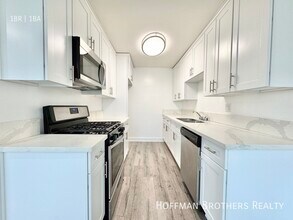 5415 Newcastle Ave, Unit 42 in Los Angeles, CA - Building Photo - Building Photo