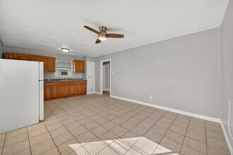 8814 Manus St, Unit 02K in Houston, TX - Building Photo - Building Photo