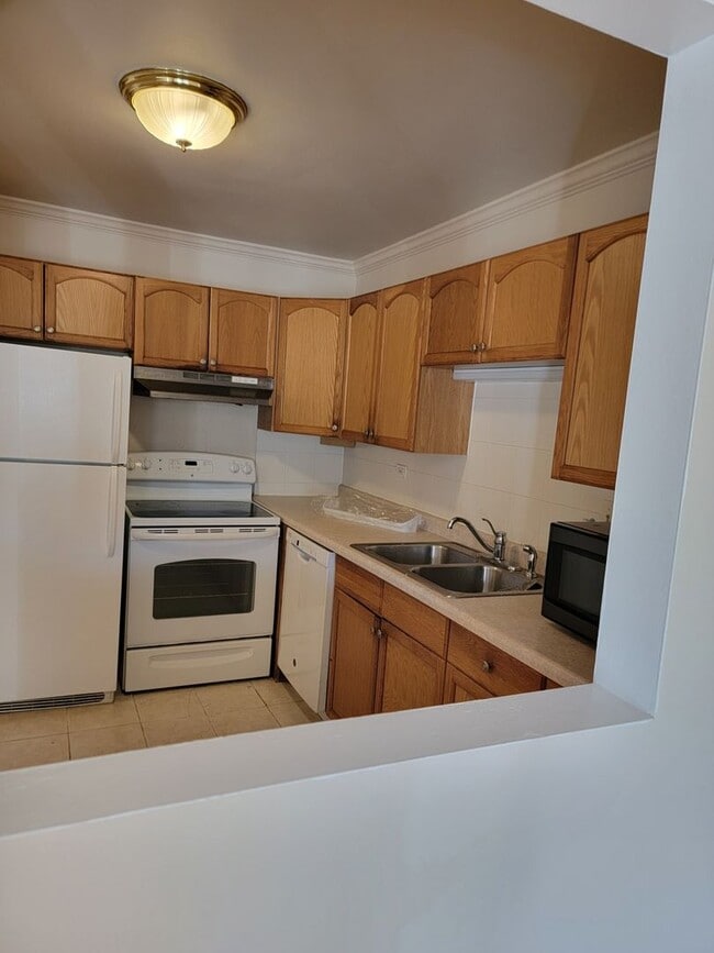 2407 Randall Ln