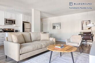 17200 Burbank Blvd, Unit FL2-ID946 in Los Angeles, CA - Building Photo - Building Photo