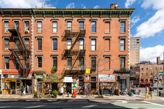 1 Bleecker St in New York, NY - Building Photo - Building Photo