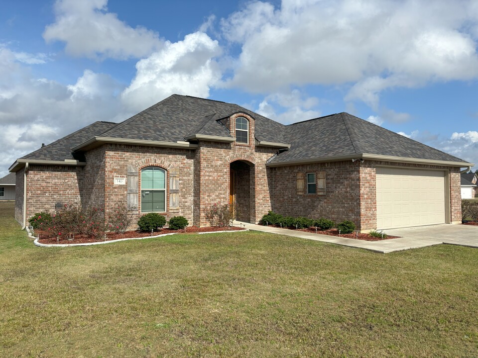 143 Carnation Dr in Ragley, LA - Building Photo