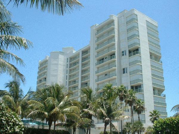 Regency Island Dunes in Jensen Beach, FL - Building Photo