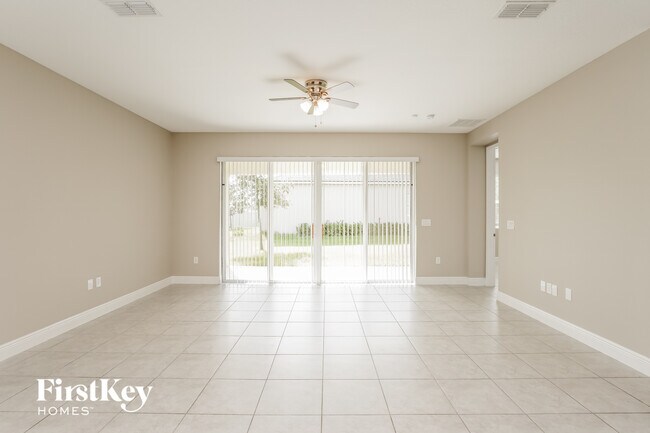 1246 Stratton Ave in Groveland, FL - Foto de edificio - Building Photo