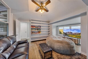 52 Pavilion Rd in Suffern, NY - Building Photo