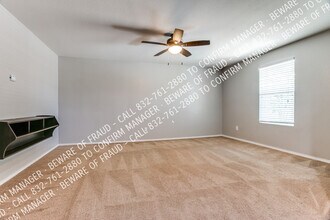 1128 Foxglove Ln in Burleson, TX - Foto de edificio - Building Photo