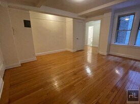 EAST 10 STREET in New York, NY - Building Photo