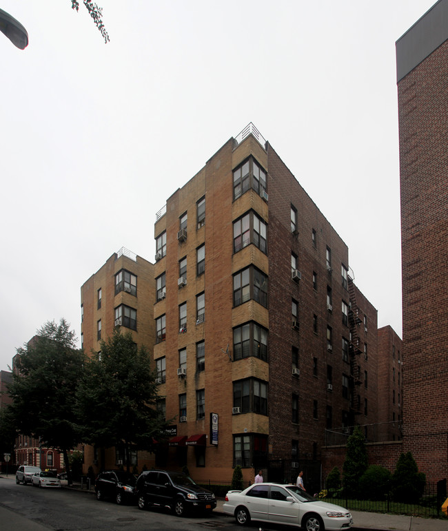 89-05 Elmhurst Ave in Elmhurst, NY - Foto de edificio - Building Photo