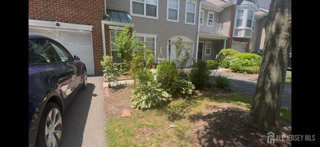 property at 9 Henry Ct