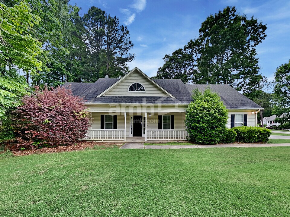 84 Glen Ridge Dr in Villa Rica, GA - Building Photo