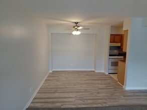 300 S Roselle Rd in Schaumburg, IL - Building Photo - Building Photo