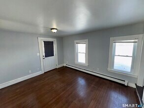 24 Iowa St in Torrington, CT - Building Photo - Building Photo