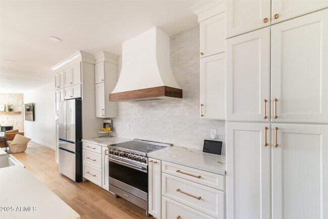 7586 E Pleasant Run in Scottsdale, AZ - Building Photo - Building Photo