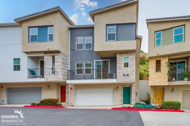 365 Fitzpatrick Rd in San Marcos, CA - Building Photo - Building Photo