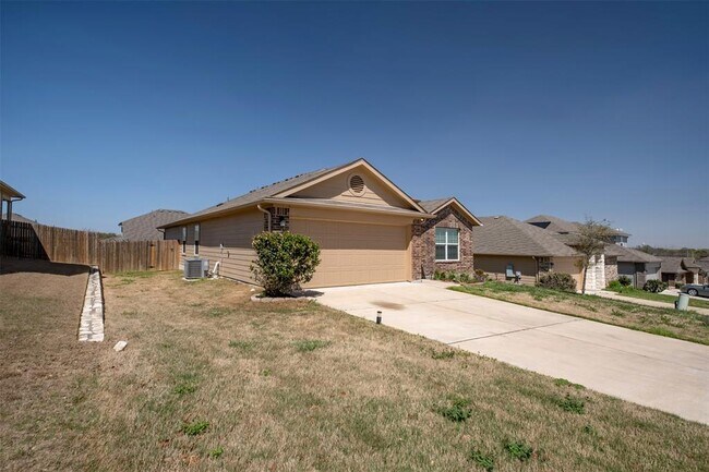 118 Leona River Trl in Hutto, TX - Building Photo - Building Photo