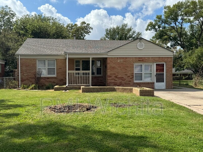 property at 1663 S Woodlawn Blvd