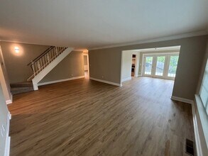 681 Overland Ave, Unit #1 in Cincinnati, OH - Building Photo - Building Photo