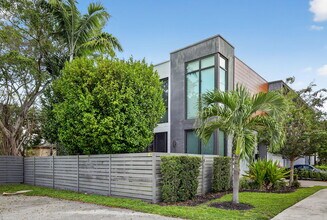 925 NE 6th St in Fort Lauderdale, FL - Building Photo - Building Photo