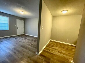 15-17-17 Lennon Cove in Jackson, TN - Building Photo - Building Photo