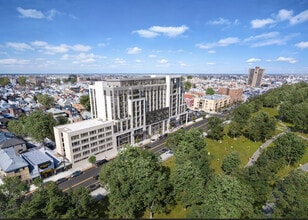 Braddock Park West in North Bergen, NJ - Building Photo - Building Photo