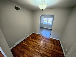 1114 Madison St in Jefferson City, MO - Building Photo - Building Photo