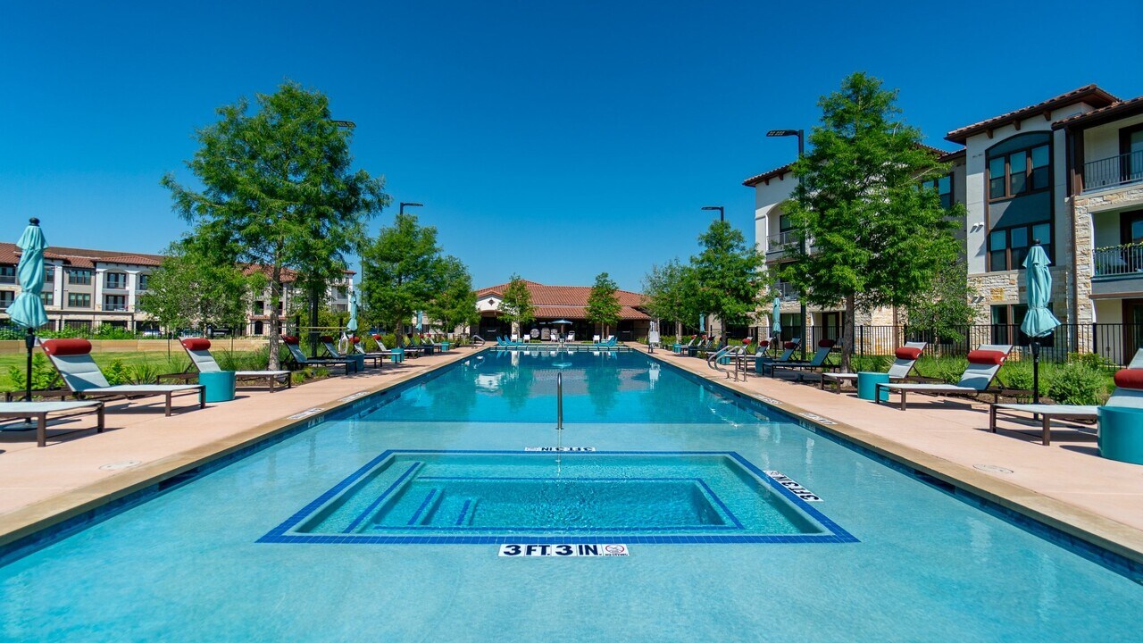 Rise 510 in Georgetown, TX - Foto de edificio