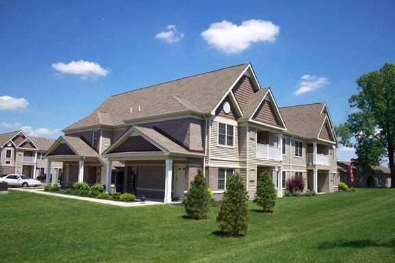 Deer Lakes Apartments in Amherst, NY - Foto de edificio