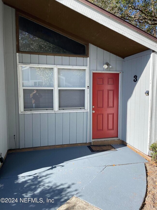 4751 San Jose Manor Dr W in Jacksonville, FL - Foto de edificio - Building Photo