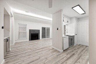 3609 Leafield Dr, Unit A in Austin, TX - Building Photo - Building Photo
