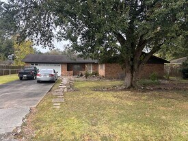 2810 Gandy St in West Orange, TX - Building Photo